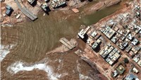 Gambar kombinasi foto satelit menunjukkan jalan pantai sebelum terjadi badai dahsyat yang menyebabkan banjir di Derna, Libya, Sabtu (1/7/2023) dan setelah dihantam banjir, Rabu (13/9/2023).  