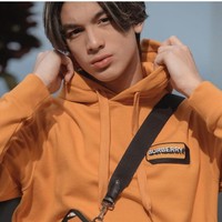 Pria dengan nama lengkap Eddy Maliq Meijer ini juga pernah berlenggok menjadi model untuk acara salah satu brand fashion. Ia pun berjalan di atas panggung runaway bersama sang mama sekaligus mentornya. Foto: Dok. Instagram @eddy_mm