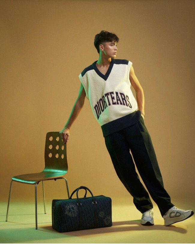 Eddy Meijer, putra Maudy Koesnaedi memamerkan pesonanya saat jadi model untuk koleksi Dior Tears. Lewat fotografer Glenn Prasetya, pria blasteran Belanda ini tampil memukau. Foto: Dok. Glenn Prasetya via Instagram @eddy_mm