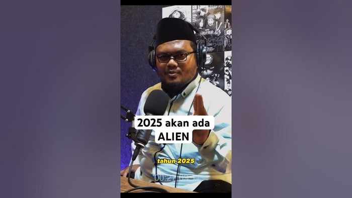 Viral prediksi Guru Gembul yang menyebut alien bakal muncul di tahun 2025. Netizen pun memberikan beragam reaksi mengenai perkiraan tersebut.