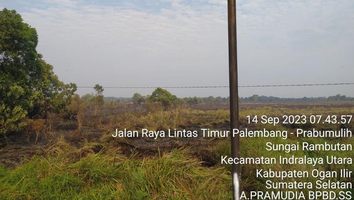 Lahan yang terbakar di Tol Palembang-Indralaya berhasil dipadamkan