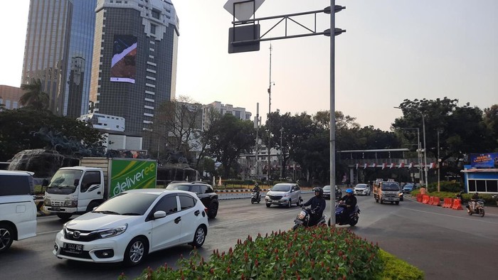 Lalin di sekitar Patung Kuda usai demo buruh bubar