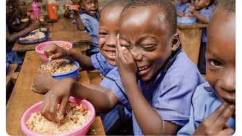 Pengguna Android yang tertawa karena menilai iPhone 15 pakai USB-C adalah downgrade. Foto: Twitter