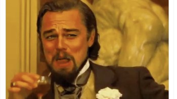 Pengguna Pixel dan Android pada umumnya digambarkan tertawa iPhone pakai USB-C. Foto: Twitter