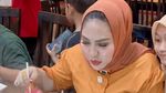 Hobi Pamer Emas, Mira Hayati Juga Senang Kulineran Hingga ke Thailand