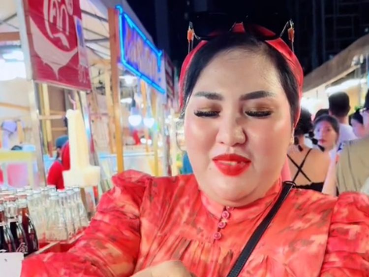 Hobi Pamer Emas, Mira Hayati Juga Senang Kulineran Hingga ke Thailand