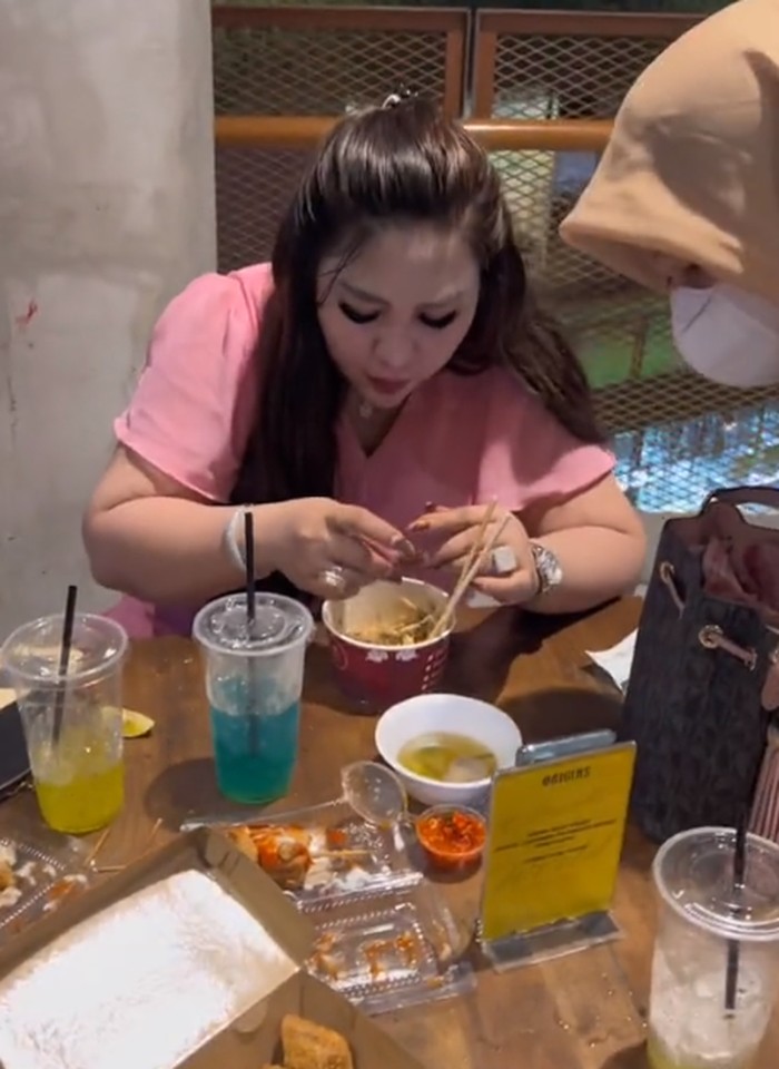 Mira Hayati