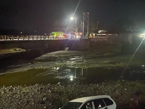 Sopir Mengantuk, Mobil Terjun ke Sungai di Jalan Denpasar-Gilimanuk