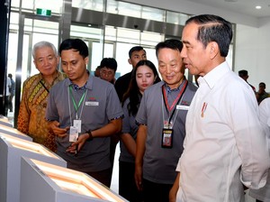 Jokowi Ungkap Kereta Semi Cepat Jakarta-Surabaya Masih Studi