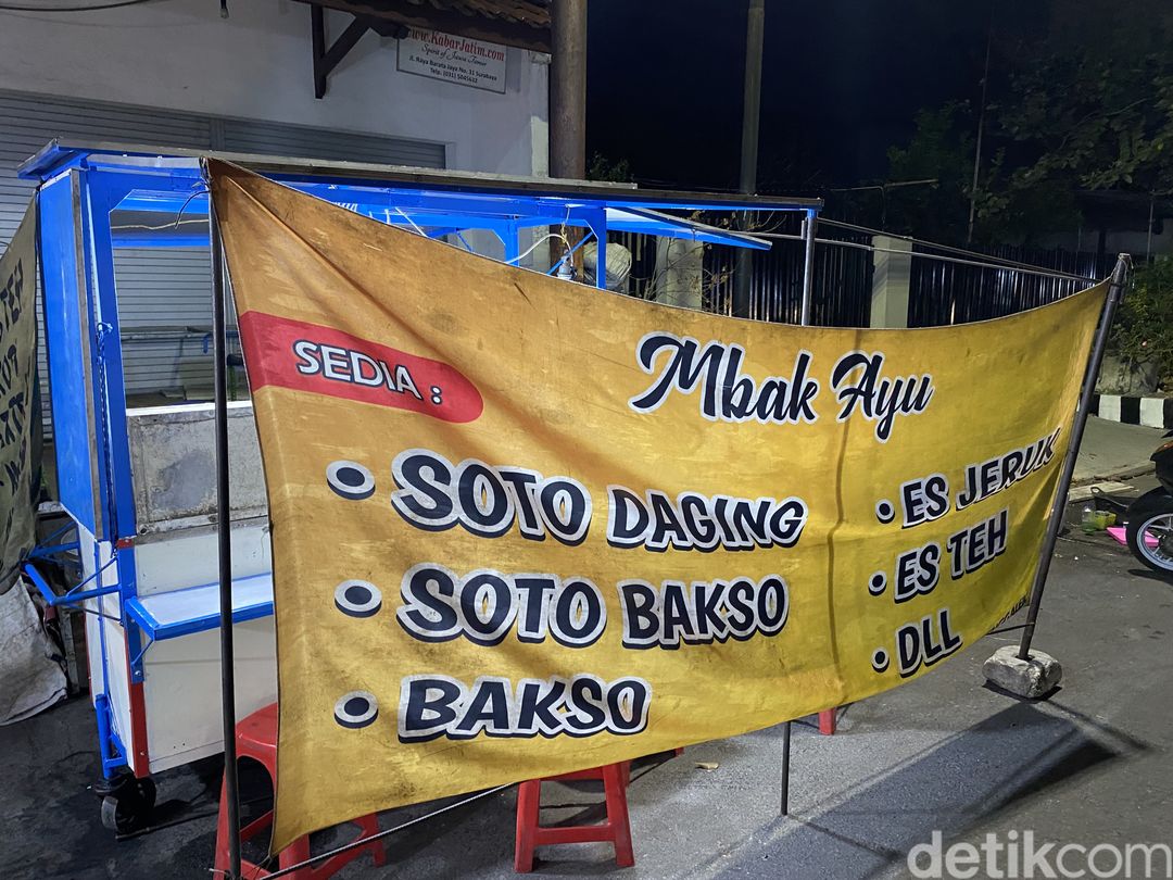 Nikmatnya mencicipi soto bakso di Surabaya