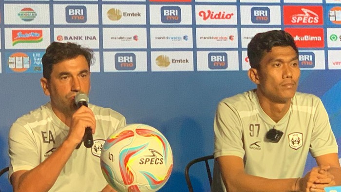Pelatih Rans Nusantara Eduardo Almeida dan kiper Rans, Hilmansyah.