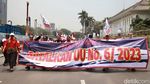 Aksi Massa Buruh Demo UU Ciptaker di Patung Kuda