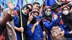 Aksi Massa Buruh Demo UU Ciptaker di Patung Kuda