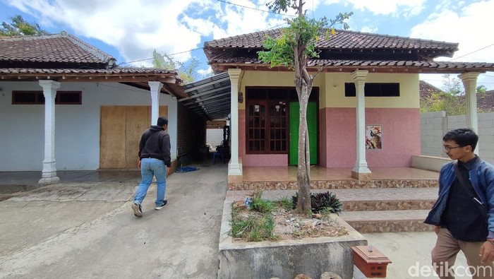 Penembokan akses ke rumah warga yang kembali terjadi di Ponorogo.