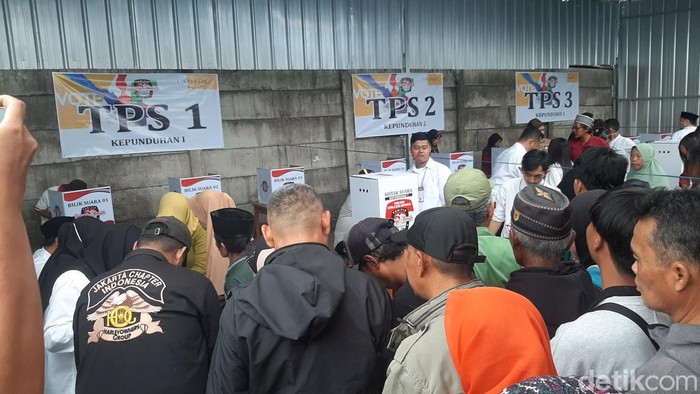 Pilkades di Desa Cintaraja, Kabupaten Tasikmalaya.