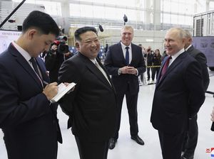 Potret Akrab Kim Jong Un dan Putin di Pusat Antariksa Rusia