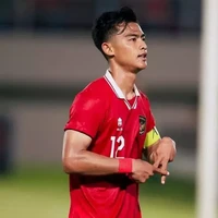 Tak sampai di situ, Arhan juga membuat simbol huruf A, yang diambil dari nama sang istri, serta simbol hati. Foto: Twitter/@FaktaSepakbola