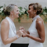 Robin Roberts, presenter berita Good Morning America itu menikahi pasangan lesbinya Amber Laign. Pernikahan sesama jenis ini jadi kontroversi. Foto: Dok. Instagram fotografer @chrisjevansphoto
