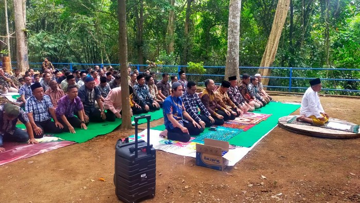 sholat istisqa di jember
