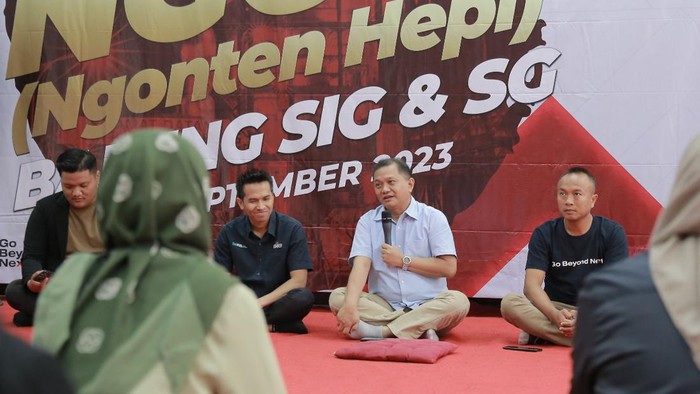 SIG Ajak Masyarakat Rembang Kreatif dan Produktif Pakai Medsos SIG mengajak masyarakat Kabupaten Rembang, Jawa Tengah untuk bijak mengekspresikan diri di media sosial melalui Workshop Media Sosial bertajuk Ngopi (Ngonten Hepi) Bareng SIG di Joglo Tani Semen Gresik Pabrik Rembang, Jawa Tengah, pada Rabu (6/9/2023).