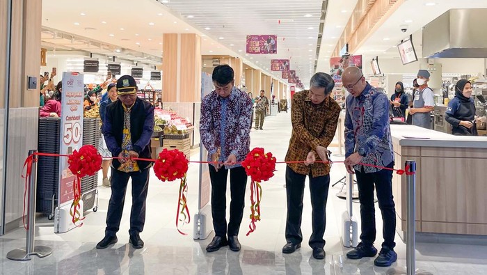 AEON Store ke-5 di Mall @Alam Sutera Lt. LG secara resmi beroperasi. AEON Store ini merupakan gerai pertama yang terpisah dari properti AEON Mall.