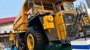 Jangan Kaget Lihat Harga Truk Tambang Ini, Bannya Saja Setara Mobil Baru
