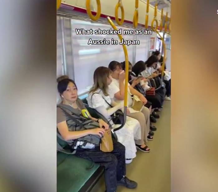 Turis iseng masuk gerbong kereta khusus wanita