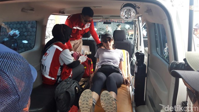 WNA Spanyol hipotermia di Merapi ditemukan selamat dan dievakuasi turun, Kamis (14/9/2023).
