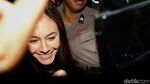 6 Jam Lebih Diperiksa soal Promosi Judi Online, Wulan Guritno Full Senyum