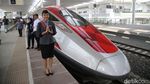 Antusias Warga Jajal Kereta Cepat Jakarta-Bandung