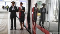 Hal itu guna memberikan apresiasi KCIC atas peran serta masyarakat sekitar jalur yang selama ini memberikan dukungan hingga proses pembangunan KA cepat berjalan lancar. 