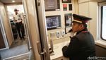 Antusias Warga Jajal Kereta Cepat Jakarta-Bandung