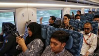 Saat ini melalui pendataan terdapat 98 desa/kelurahan dari 32 kecamatanyang tersebar di 9 kota/kabupaten di sepanjang jalur KA Cepat. Warga tersebut melakukan pendaftaran melalui kecamatan setempat dan secara bergiliran akan mencoba perjalanan dengan kereta cepat melalui pengaturan keberangkatan secara khusus. 