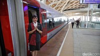 Selain masyarakat terdampak, masyarakat umum lainnya juga bisa mengikuti kegiatan uji coba KA Cepat dengan penumpang tidak berbayar. Adapun kesempatan pada masyarakat umum untuk mencoba dan merasakan sensasi naik KA Cepat pertama di Asia Tenggara ini dapat dilakukan secara mandiri melalui website resmi KCIC yang dapat dilakukan mulai Sabtu 17 September 2023. Informasi link terkait pendaftaran uji coba akan diumumkan secara resmi melalui saluran informasi resmi KCIC salah satunya akun resmi @keretacepat_ID. 