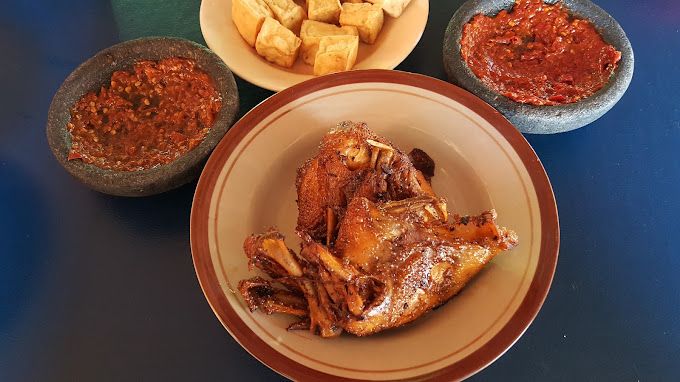 Ayam goreng enak di Semarang