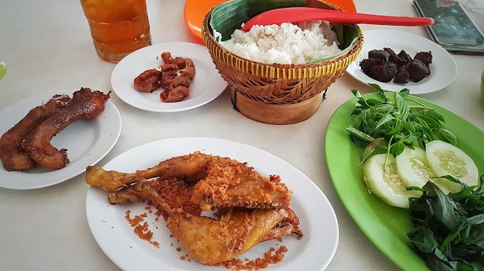 Ayam goreng enak di Semarang