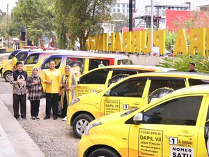 Bamsoet Salurkan Mobil Operasional ke Kader Golkar Purbalingga-Kebumen