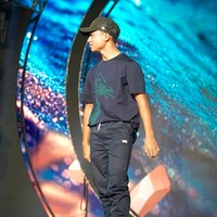 Kini Betrand sudah semakin dewasa, penampilannya pun perlahan berubah. Tak sedikit yang menyebut jika penampilan Betrand kini jadi semakin ganteng. Foto: Instagram/@betrandpetoputraonsu