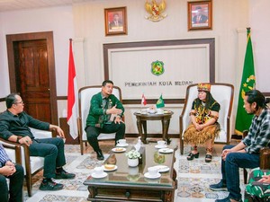 Bantu Ida Dayak, Bobby Pinjamkan Gedung PKK Medan untuk Tempat Pengobatan