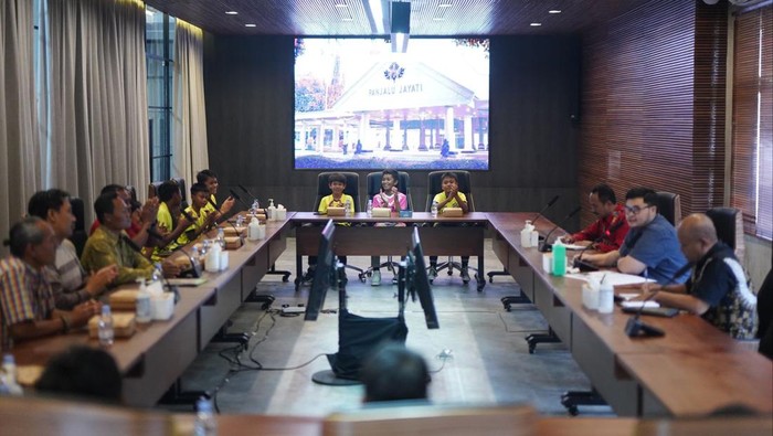 Bupati Kediri Hanindhito Himawan Pramana