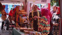 Bupati Klaten juga menggandeng UMKM untuk membantu pemasaran produk dan pertumbuhan UMKM. Foto: dok. Pemkab Klaten