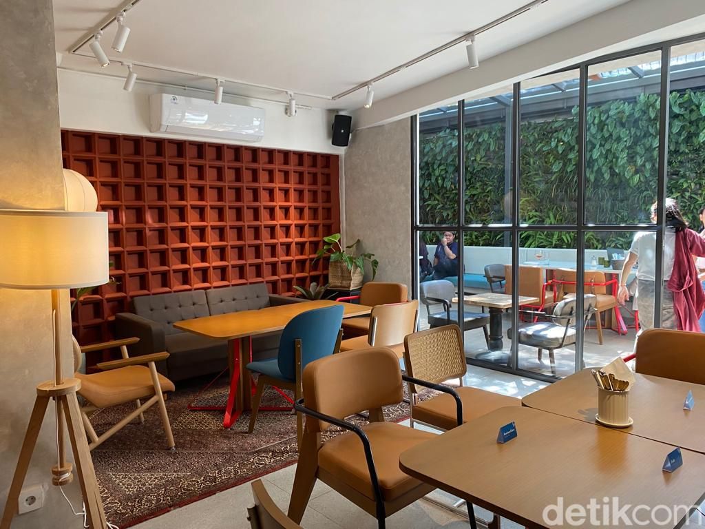 Chef Renatta Moeloek Perkenalkan Bistro & Wine Terbaru Miliknya