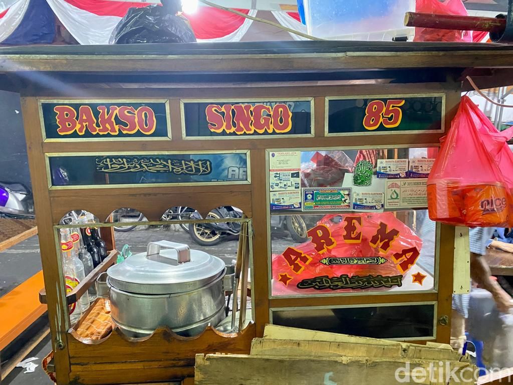 Cuma Rp 15 Ribu Di Stasiun Gondangdia Ada Bakso Singo 85 Yang Gurih Enak