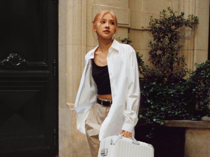 Gaya Rose Blackpink Jadi Brand Ambassador Rimowa Bareng Mbappe dan Lewis Hamilton