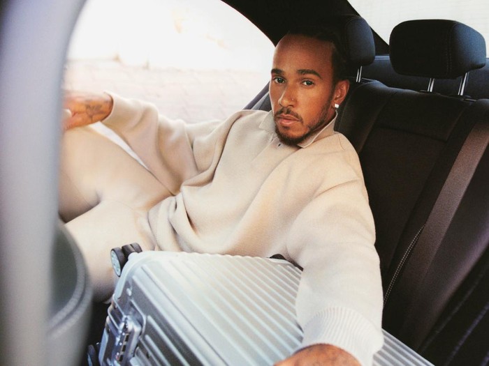 Gaya Rose Blackpink Jadi Brand Ambassador Rimowa Bareng Mbappe dan Lewis Hamilton Gaya Rose Blackpink Jadi Brand Ambassador Rimowa Bareng Mbappe dan Lewis Hamilton