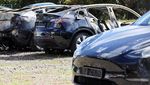 Geger Belasan Mobil Tesla Dibakar Kelompok Anonim