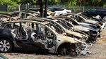 Geger Belasan Mobil Tesla Dibakar Kelompok Anonim