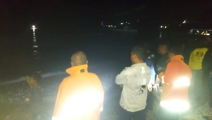 Warga di Kota Gorontalo, Provinsi Gorontalo dibuat geger dengan kemunculan buaya berukuran 3 meter.