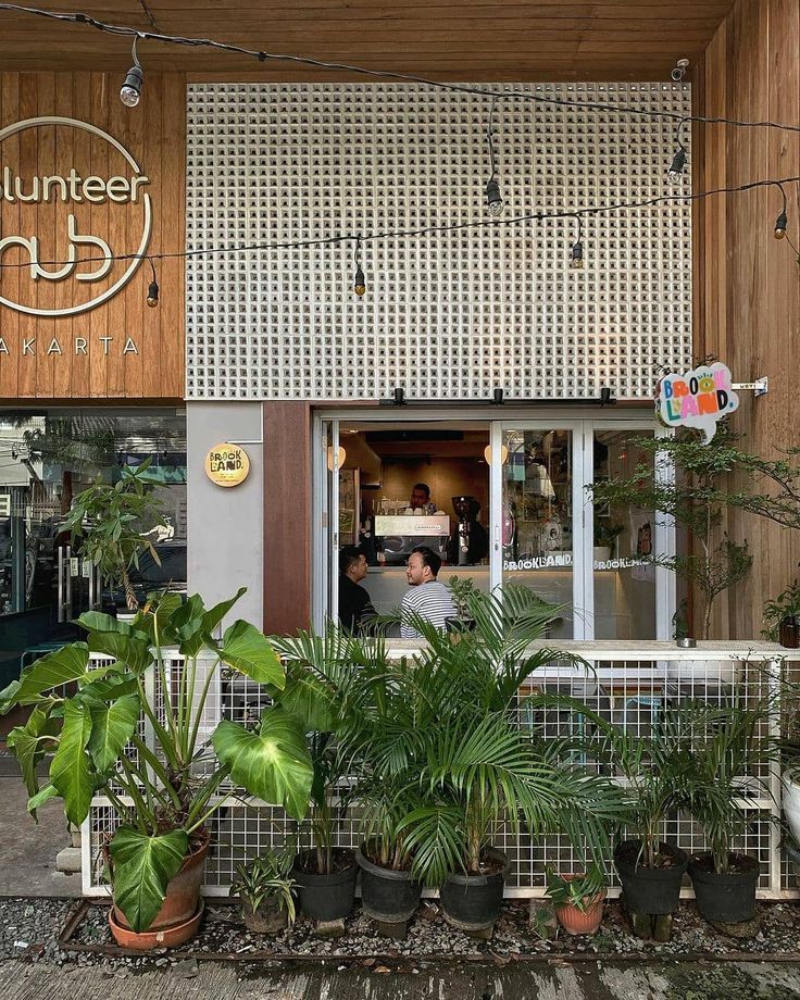 Habis Gowes Wajib Mampir Ngopi Seru di 5 Tempat Ini