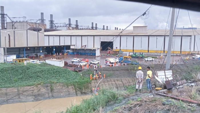 Seorang karyawan PT Indonesia Weda Bay Industrial Park (IWIP) di Kabupaten Halmahera Tengah (Halteng), Maluku Utara bernama La Yali (26) ditemukan tewas usai kawasan perusahan diterjang banjir bandang.